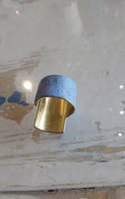 Load image into Gallery viewer, Dora Haralambaki - Pythari Asymm band Ring - Light blue
