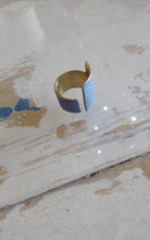 Load image into Gallery viewer, Dora Haralambaki - Pythari Asymm band Ring - Light blue
