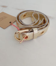 Load image into Gallery viewer, Italian Star - Leather Wilde metallic belt
