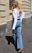 Load image into Gallery viewer, Saint Rose - Jayne wide leg jeans - Vintage Denim
