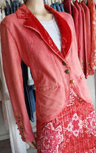 Load image into Gallery viewer, Aratta - Colonel Jacket - Raspberry
