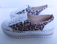 Load image into Gallery viewer, Ameise - Leather Sneakers - Prada - White
