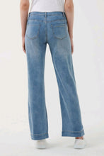 Load image into Gallery viewer, Italian Star - Macey Straight Leg Jeans - Light wash
